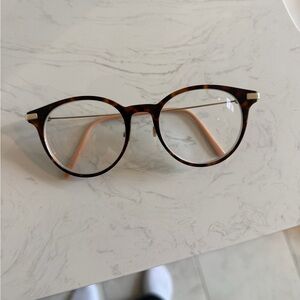 Gucci Round Tortoiseshell Frames with Blush Pink Temples